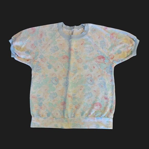 Vintage Sweaters - VTG 80s White Blue Floral Short Sleeve Pullover Sweatshirt *Fits like Medium
